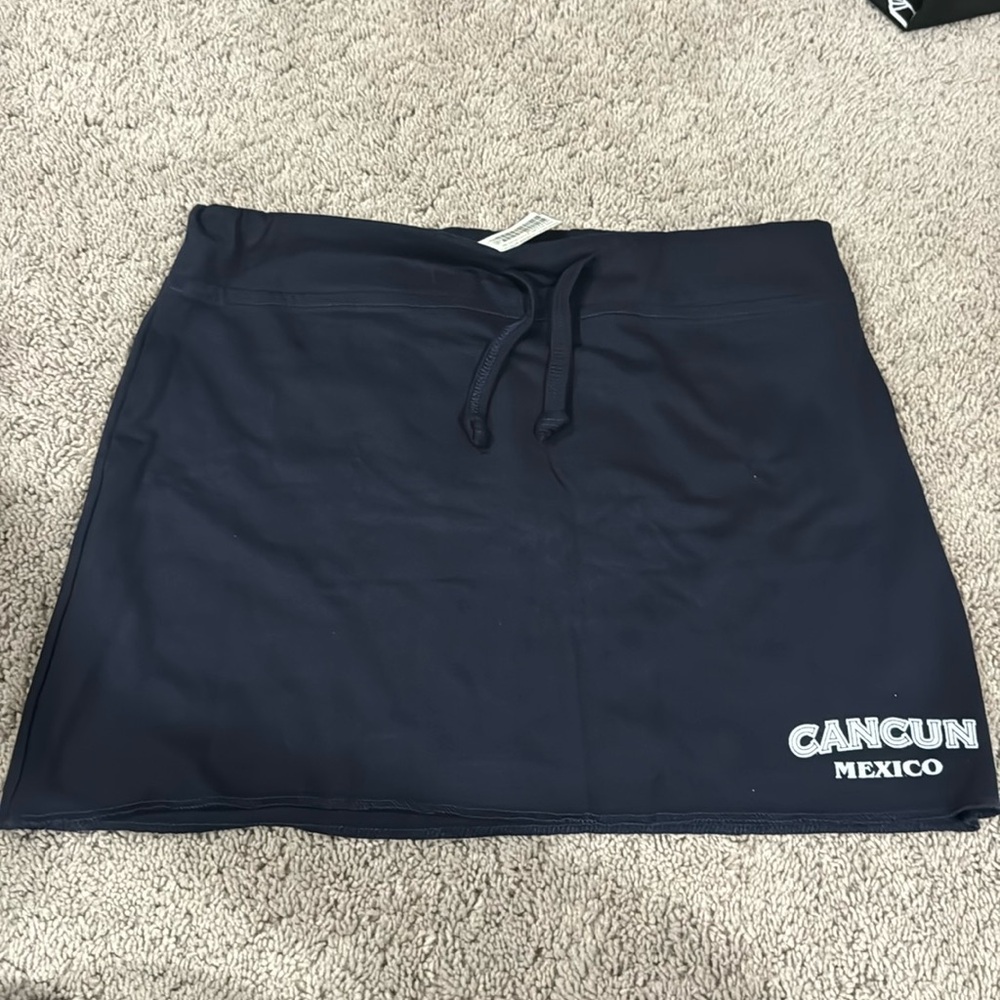 Medium Navy Cancun Mexico Skirt Condition New